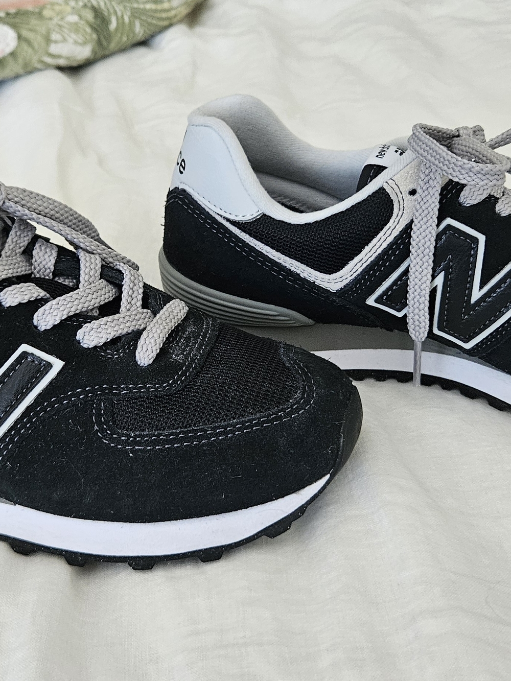 Womens New Balance Black & White 574 Retro Runner Size 8.5 Excellent Condition - Picture 5 of 6